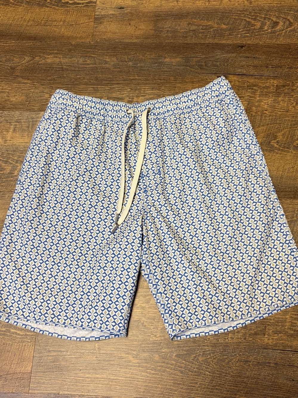 Fair Harbor The Bayberry Trunks Geo Brief Lined Men's Medium Blue White